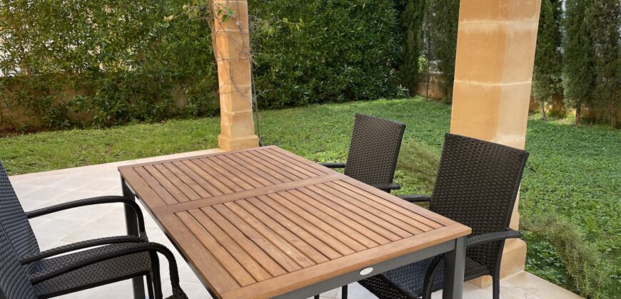 DOPPELHAUSHÄLFTE MIT GENEHMIGUNG ZUR FERIENVERMIETUNG, CALA MURADA 695.000 €