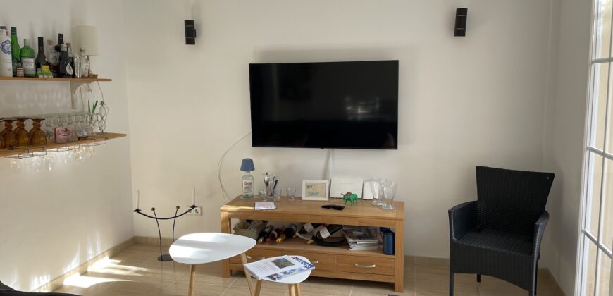 DOPPELHAUSHÄLFTE MIT GENEHMIGUNG ZUR FERIENVERMIETUNG, CALA MURADA 695.000 €