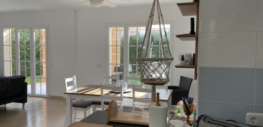 DOPPELHAUSHÄLFTE MIT GENEHMIGUNG ZUR FERIENVERMIETUNG, CALA MURADA 695.000 €