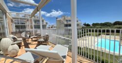 ÁTICO CON VISTAS LEJANAS AL MAR EN CALA EGOS