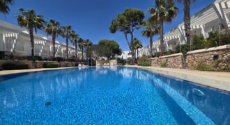 FANTÁSTICA CASA ADOSADA DE ESTILO MODERNO EN HERMOSO COMPLEJO, CALA EGOS