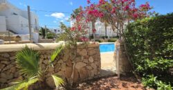 FANTÁSTICA CASA ADOSADA DE ESTILO MODERNO EN HERMOSO COMPLEJO, CALA EGOS