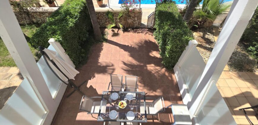 FANTÁSTICA CASA ADOSADA DE ESTILO MODERNO EN HERMOSO COMPLEJO, CALA EGOS