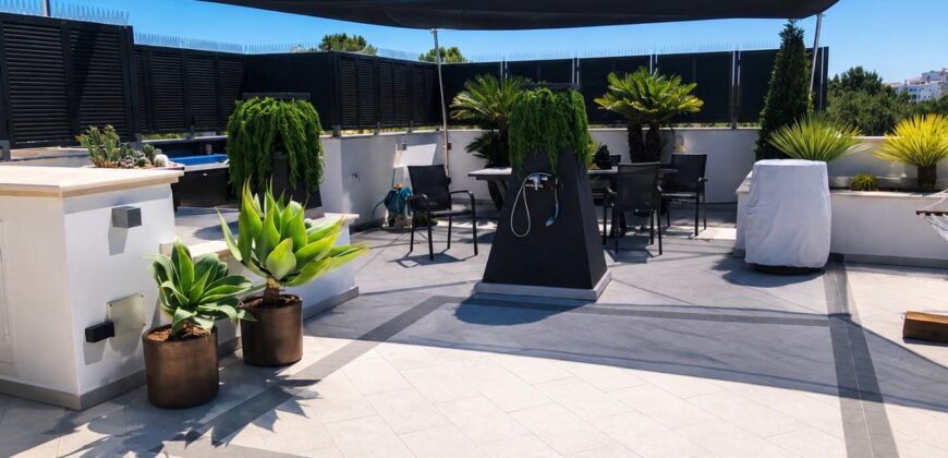 EXCEPTIONAL PENTHOUSE WITH STUNNING SEA VIEWS IN PORTOCOLOM