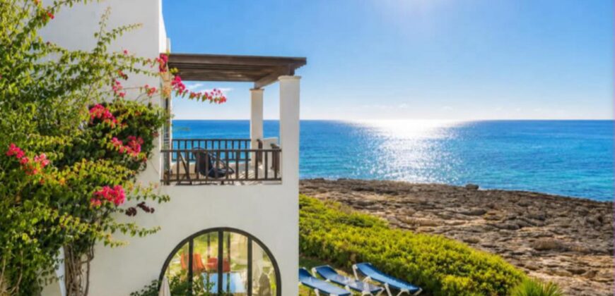 FRONTLINE DUPLEX APARTMENT WITH STUNNING SEA VIEWS – PARQUE MAR, CALA D’OR