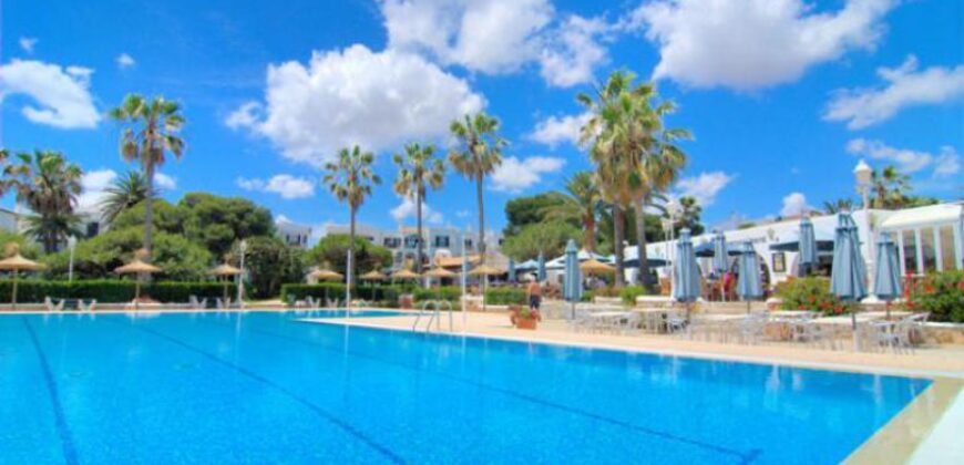 EXCLUSIVO APARTAMENTO DÚPLEX EN PRIMERA LÍNEA DE MAR – PARQUE MAR, CALA D’OR