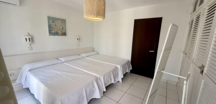 FRONTLINE DUPLEX APARTMENT WITH STUNNING SEA VIEWS – PARQUE MAR, CALA D’OR