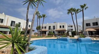 ENCANTADORA CASA PAREADA EN UNA EXCLUSIVA URBANIZACIÓN CERRADA EN CALA EGOS 599.500 €