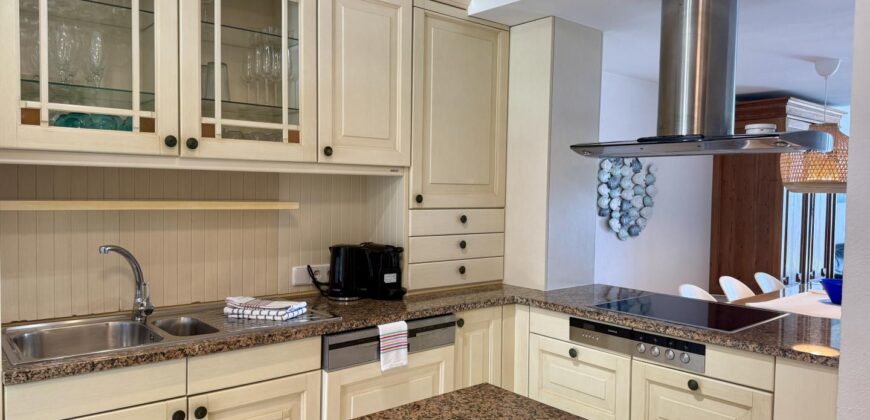 EXCLUSIVO APARTAMENTO DÚPLEX EN PRIMERA LÍNEA DE MAR – PARQUE MAR, CALA D’OR