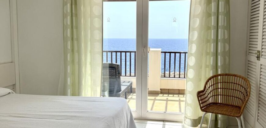 EXCLUSIVO APARTAMENTO DÚPLEX EN PRIMERA LÍNEA DE MAR – PARQUE MAR, CALA D’OR