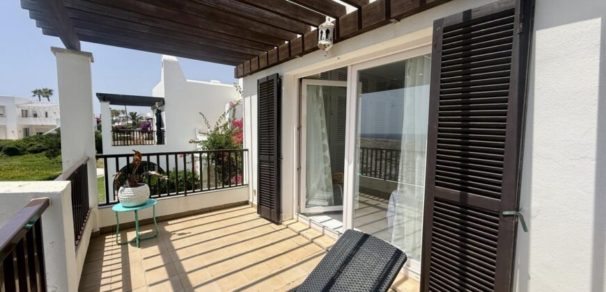 EXCLUSIVO APARTAMENTO DÚPLEX EN PRIMERA LÍNEA DE MAR – PARQUE MAR, CALA D’OR