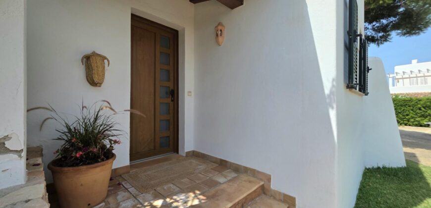 CHARMING HOUSE IN AN EXCLUSIVE GATED COMMUNITY IN CALA EGOS 599.500€