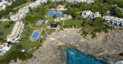 FRONTLINE DUPLEX APARTMENT WITH STUNNING SEA VIEWS – PARQUE MAR, CALA D’OR