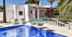 IBIZAN-STYLE VILLA WITH A TOURIST RENTAL LICENCE IN CALA EGOS