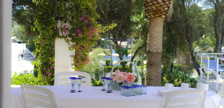 IBIZAN-STYLE VILLA WITH A TOURIST RENTAL LICENCE IN CALA EGOS