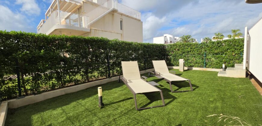 MODERN APARTMENT WITH A PRIVATE GARDEN