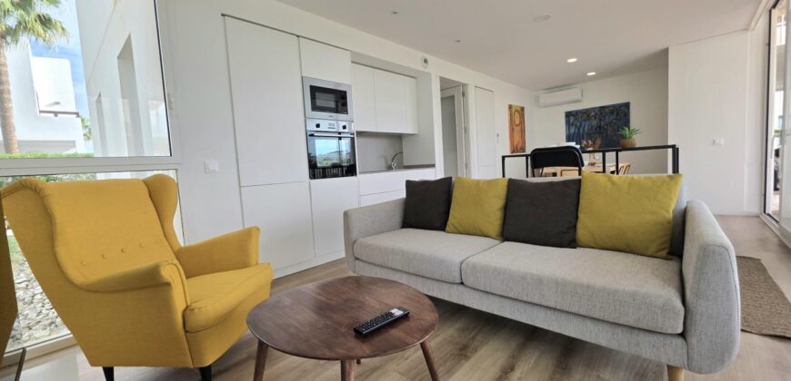 MODERN APARTMENT WITH A PRIVATE GARDEN