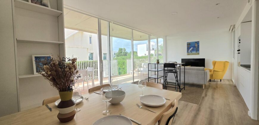 MODERN APARTMENT WITH A PRIVATE GARDEN