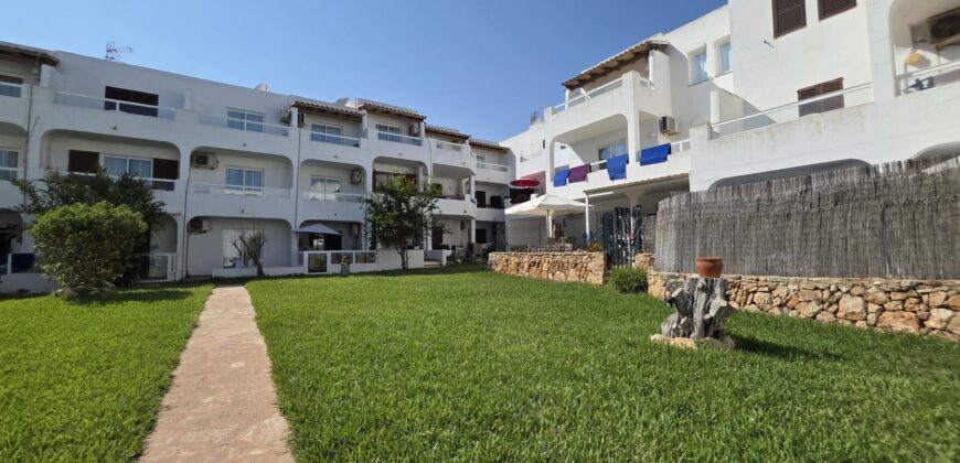 GROUND FLOOR APARTMENT A STONE’S THROW FROM THE CALA D’OR MARINA 