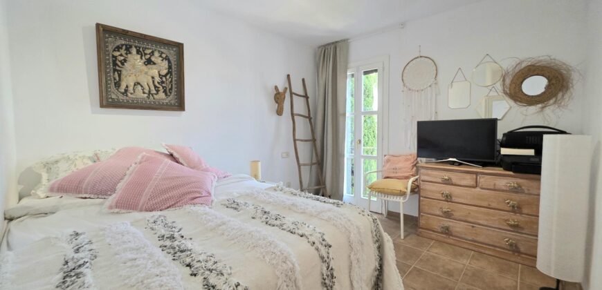 CHARMING HOUSE IN AN EXCLUSIVE GATED COMMUNITY IN CALA EGOS 