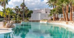 GROUND FLOOR APARTMENT A STONE’S THROW FROM THE CALA D’OR MARINA 