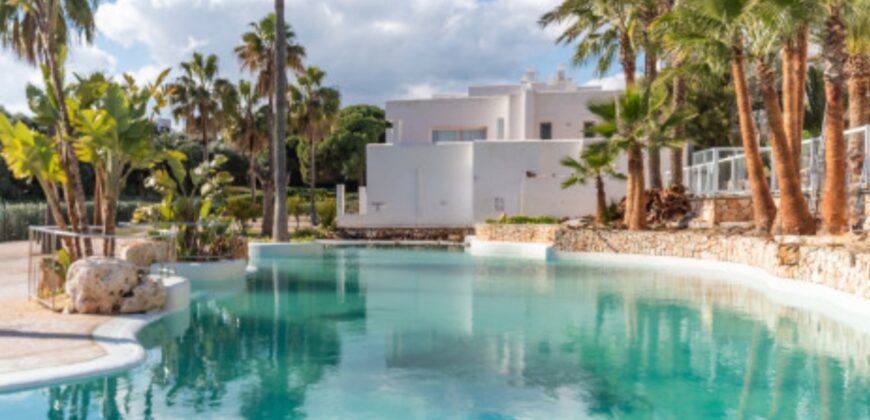 GROUND FLOOR APARTMENT A STONE’S THROW FROM THE CALA D’OR MARINA 