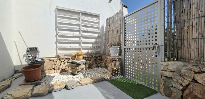 GROUND FLOOR APARTMENT A STONE’S THROW FROM THE CALA D’OR MARINA 
