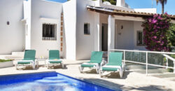 IBIZAN-STYLE VILLA WITH A TOURIST RENTAL LICENCE IN CALA EGOS