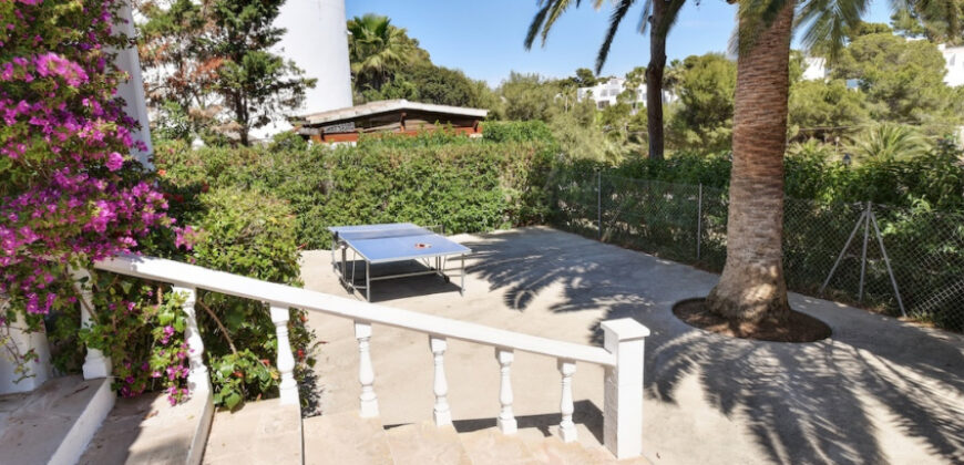 IBIZAN-STYLE VILLA WITH A TOURIST RENTAL LICENCE IN CALA EGOS