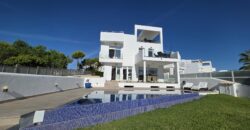 EXCLUSIVE SEMI-DETACHED HOUSE WITH FANTASTIC HARBOUR VIEWS IN CALA D’OR