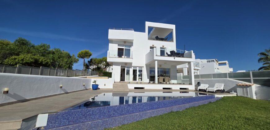 EXCLUSIVE SEMI-DETACHED HOUSE WITH FANTASTIC HARBOUR VIEWS IN CALA D’OR