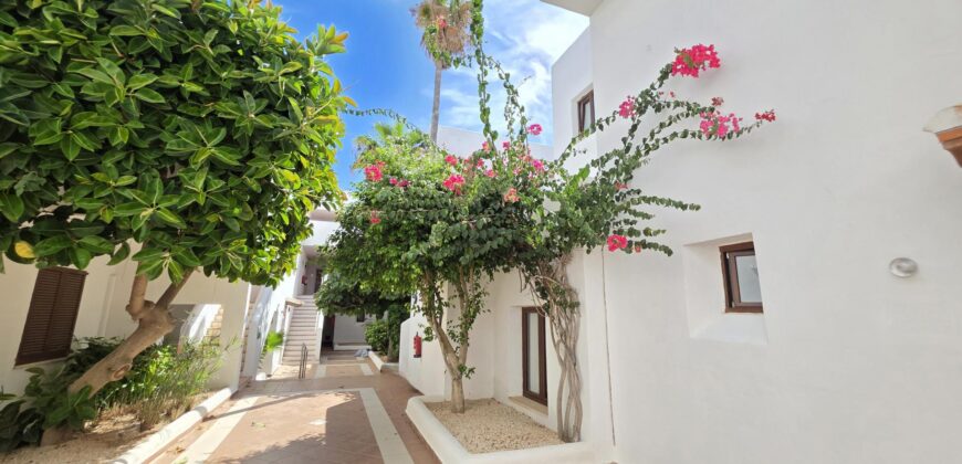 APARTAMENTO RENOVADO CON VISTAS PARCIALES AL MAR, ES FORTI