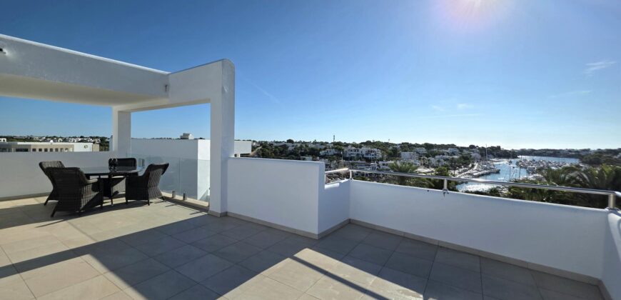 EXCLUSIVE SEMI-DETACHED HOUSE WITH FANTASTIC HARBOUR VIEWS IN CALA D’OR
