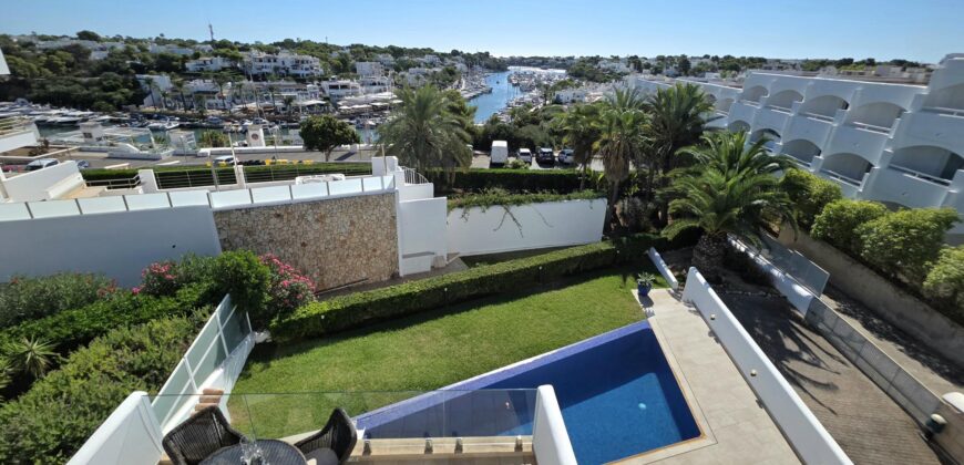 EXCLUSIVE SEMI-DETACHED HOUSE WITH FANTASTIC HARBOUR VIEWS IN CALA D’OR