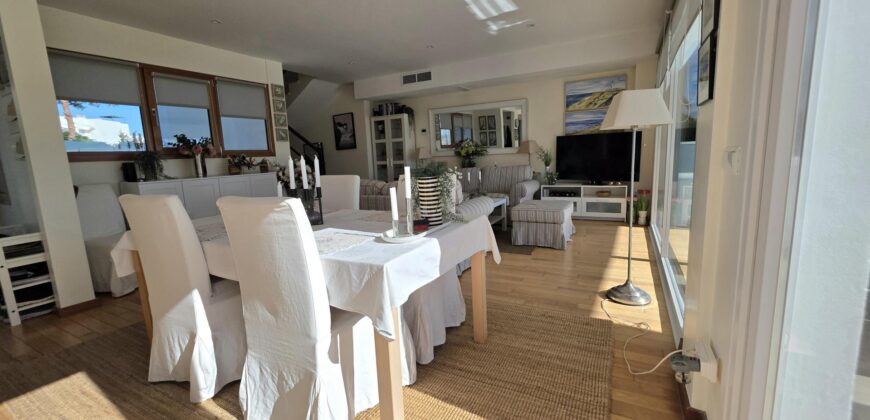 EXCLUSIVE SEMI-DETACHED HOUSE WITH FANTASTIC HARBOUR VIEWS IN CALA D’OR