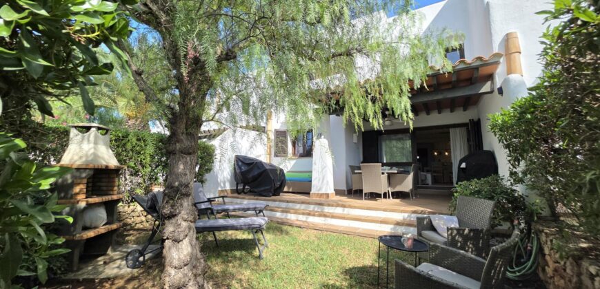 EXCLUSIVO ADOSADO EN MARINA D’OR 1, CALA EGOS