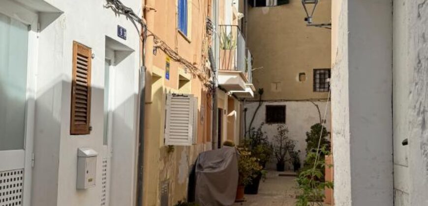 CHARMING, FULLY RENOVATED APARTMENT IN THE HEART OF SANTA CATALINA