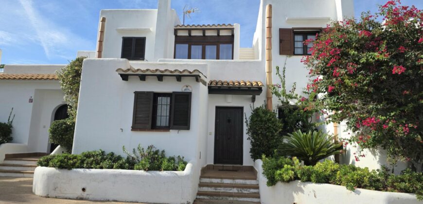 EXCLUSIVO ADOSADO EN MARINA D’OR 1, CALA EGOS